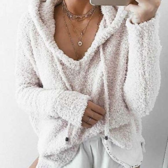 ❤️1 HOUR SALE❤️fuzzy hoodie - Picture 2 of 2